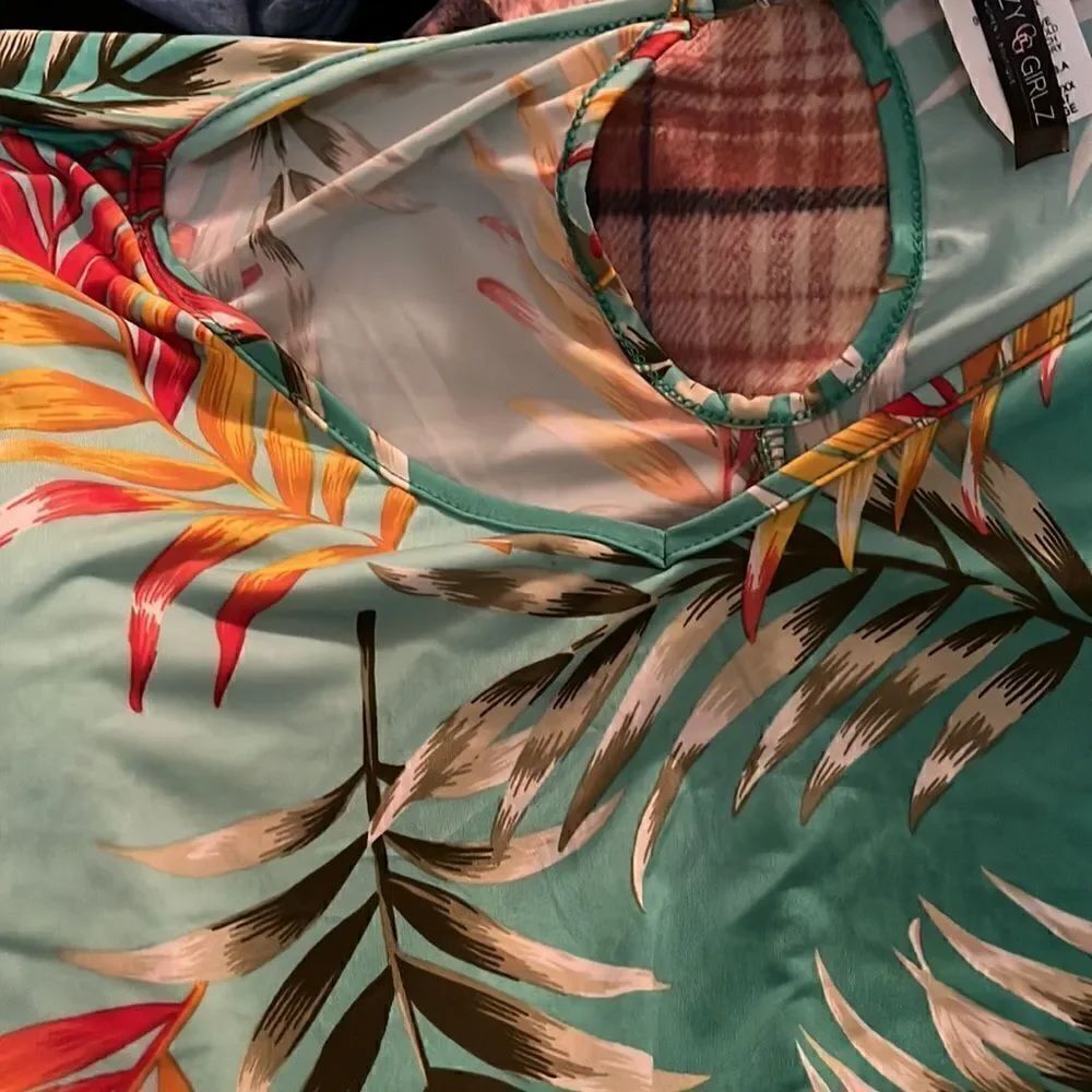 Ladies size 6 extra-large clothes - Picture 6 of 10